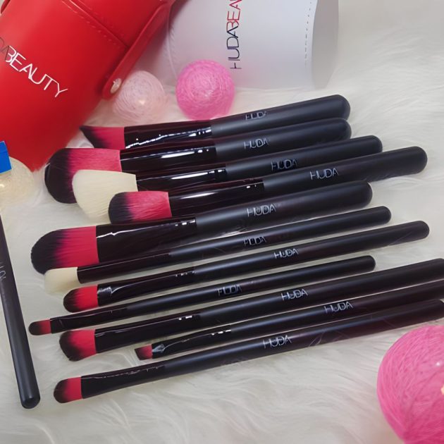 Kit Maquillage HudaBeauty 12 Pcs