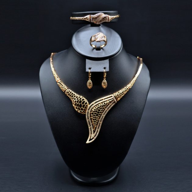 Parure en plaqué or 4 Pièces - P05