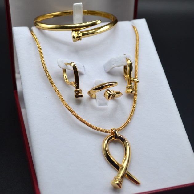 Parure en plaqué or 4 Pièces - P10